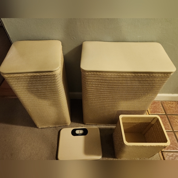 Vintage 1970s Ivory White Woven Wicker Square Storage Hamper - Picture 7 of 10